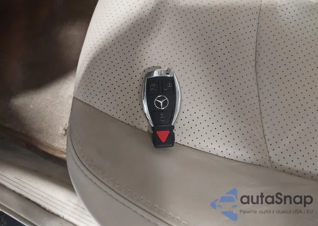 WDBUF87J36X202214: 42663219