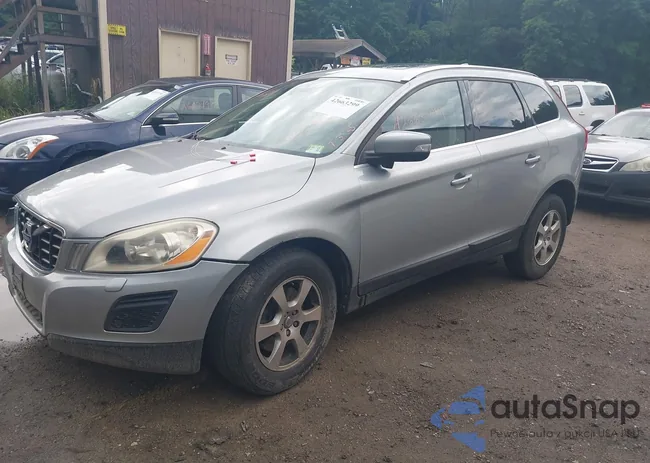 YV4952DZ9C2268502: 42663299