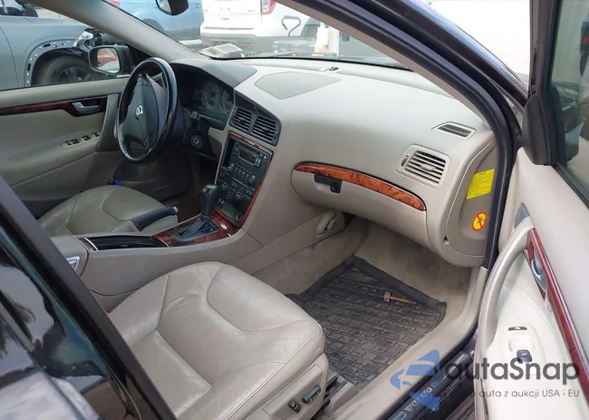 YV1RS592452426170: 42664464