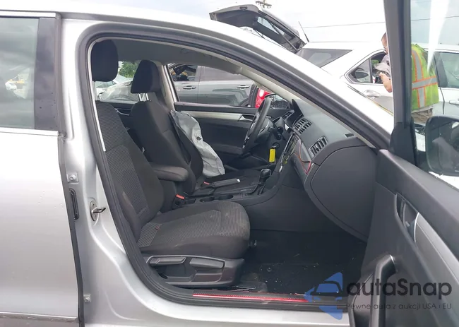 1VWAT7A31GC044804: 42664549