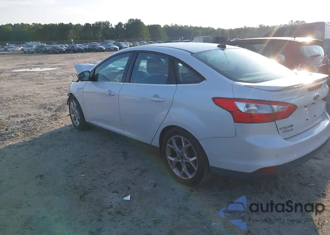 1FADP3J27EL221699: 42664647