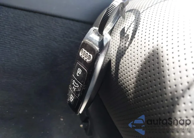 WAULDAF82RN011373: 42665341