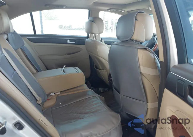 KMHGC4DD3CU180805: 42666141