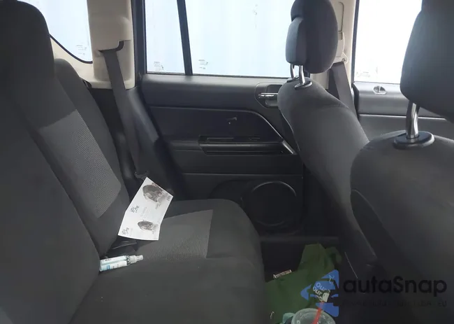 1C4NJDBB8FD424116: 42667527