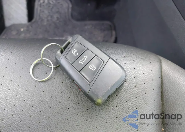 3VWC57BU0KM048277: 42668321