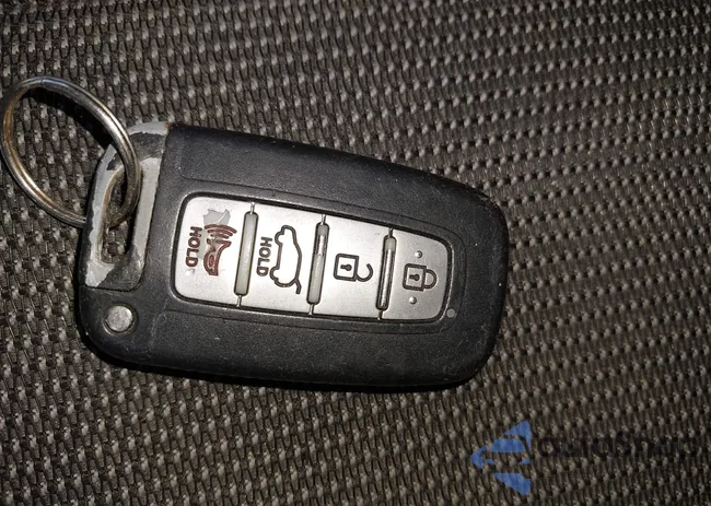 KMHTC6AD4CU021774: 42667902