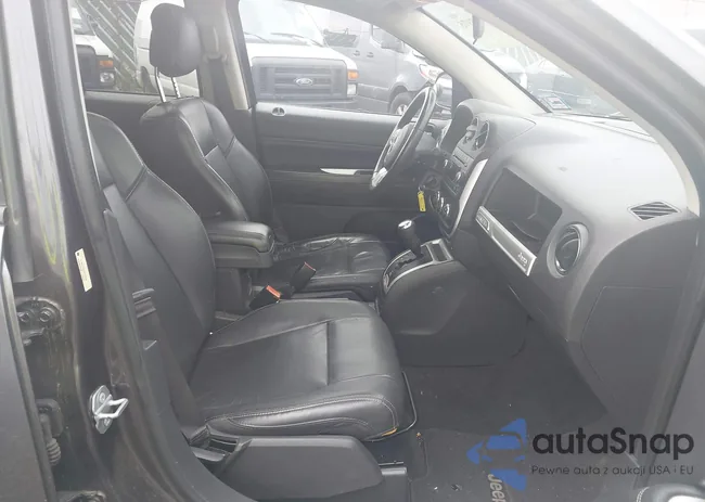 1C4NJDEB6FD207059: 42667975