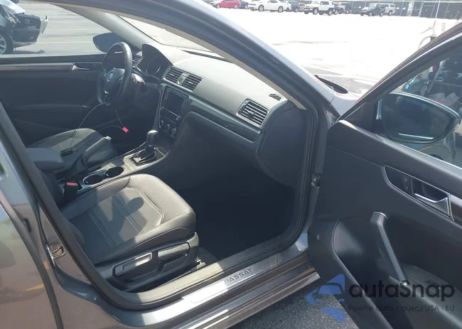 1VWGT7A33HC058764: 42668036