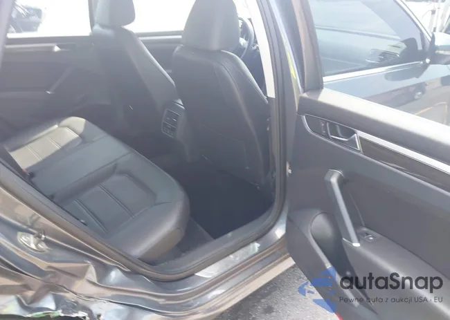 1VWGT7A33HC058764: 42668036