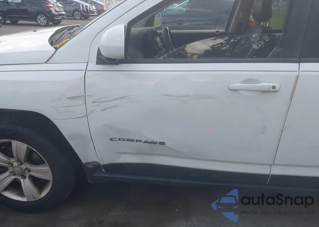 1C4NJDEBXED858760: 42669708