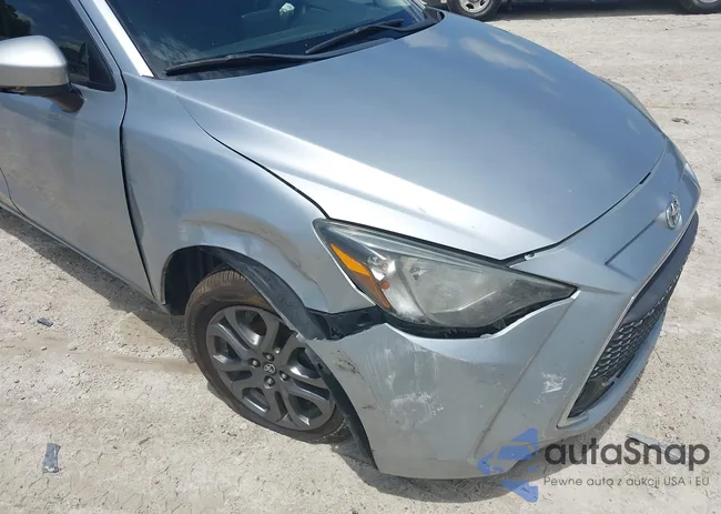 3MYDLBYV7KY520713: 42670353