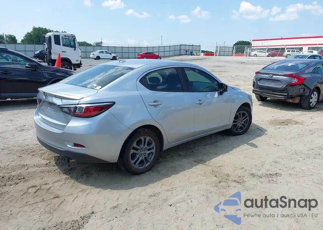 3MYDLBYV1KY511487: 42670828