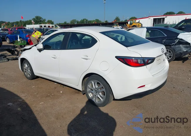 3MYDLBYV0HY154828: 42669918