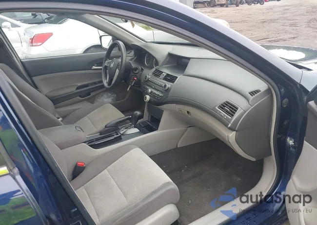 1HGCP26398A084770: 42671348