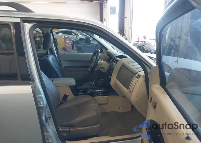 4F2CZ02Z18KM11213: 42671680