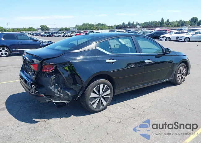 1N4BL4DW3NN377041: 42671814