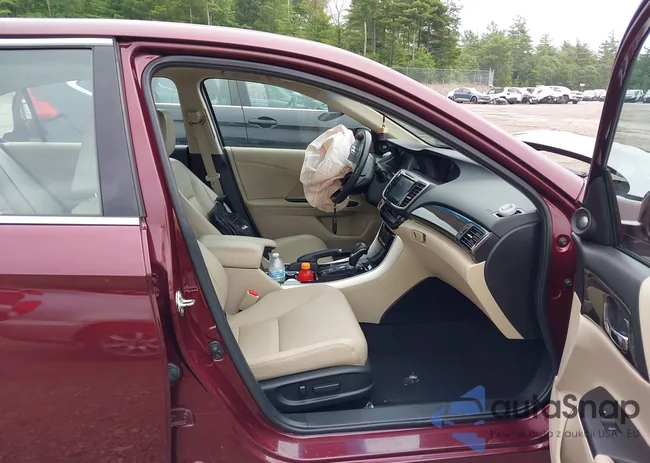 1HGCR3F87GA000696: 42672716