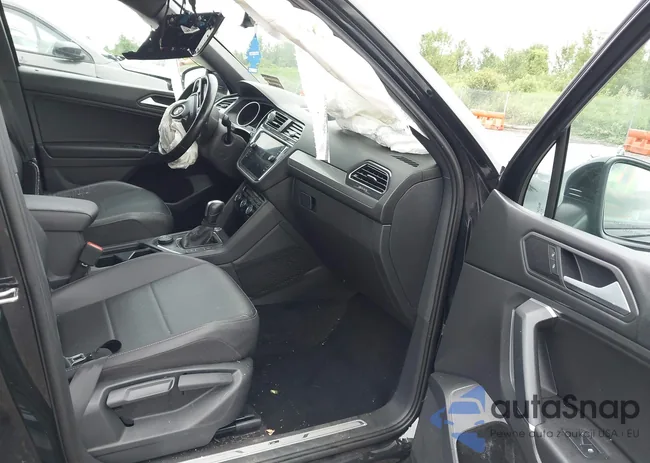 3VV2B7AX8LM133468: 42672717