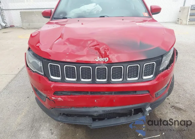 3C4NJDBB7KT790623: 42671933