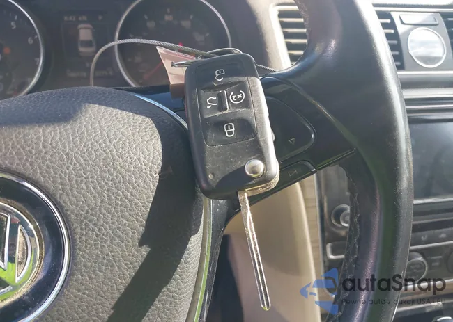 1VWCT7A3XGC048469: 42673378