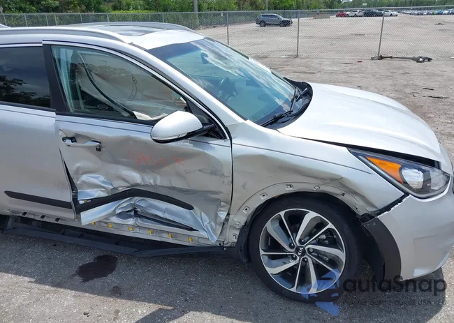 KNDCE3LC6J5116877: 42673422