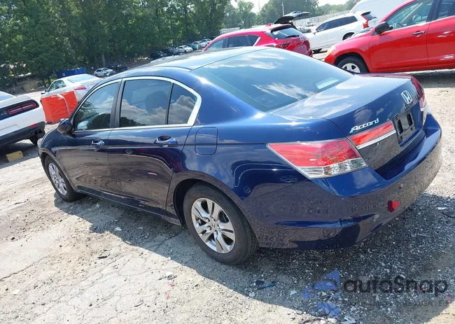 1HGCP2F44BA120302: 42673154