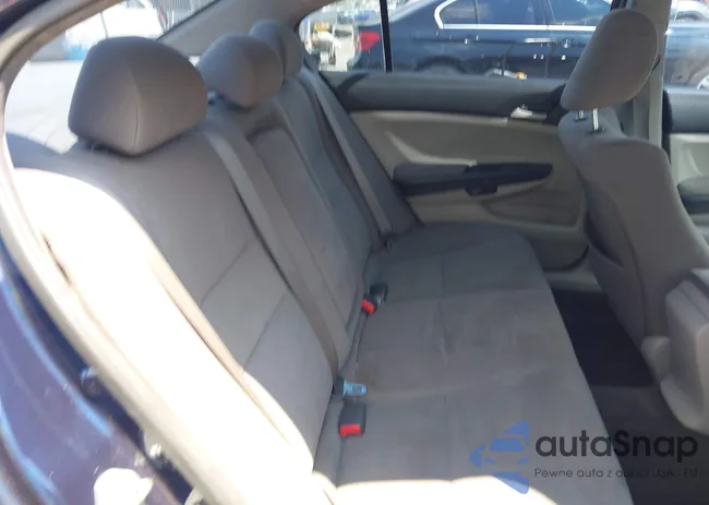 1HGCP2F44BA120302: 42673154