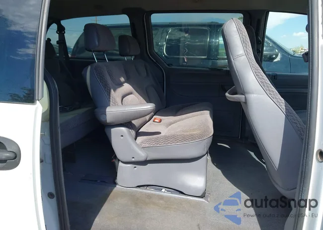 2P4GP24G7XR175130: 42673177