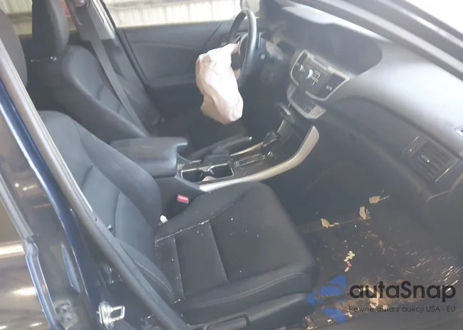 1HGCR2F88EA006935: 42673186