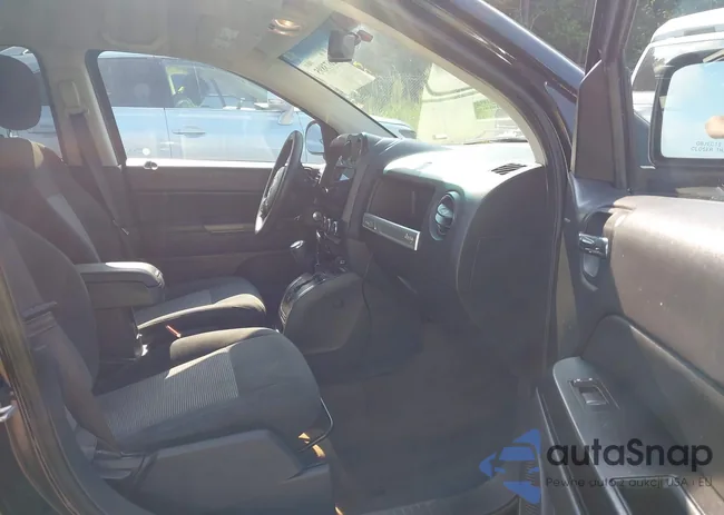 1C4NJDBB1GD714330: 42673895