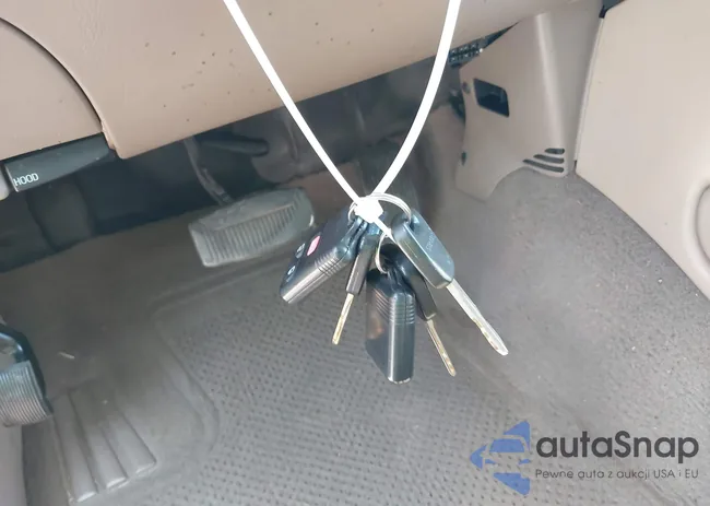 1FMFU18L82LA51682: 42674148