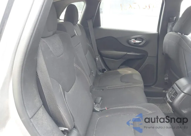 1C4PJMCB8HW520939: 42675631