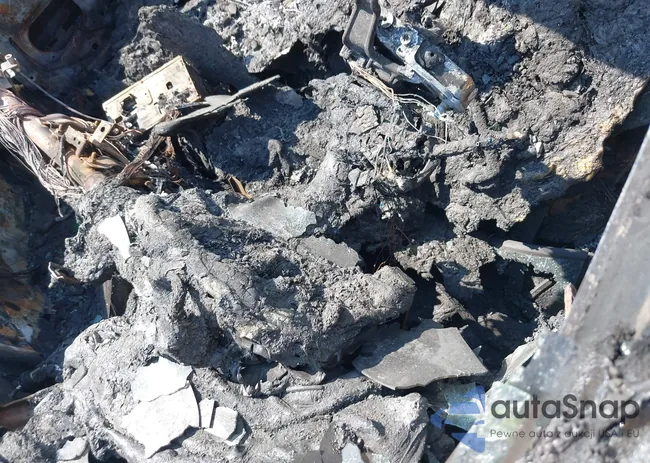 KMHTC6AD4DU093401: 42674951