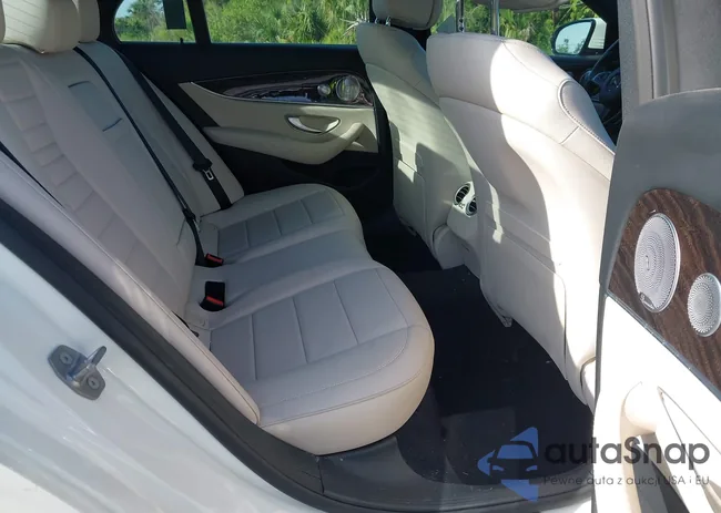 WDDZF4JB7HA243233: 42676399