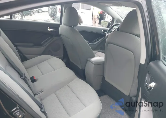 KNAFK4A61F5321374: 42676580