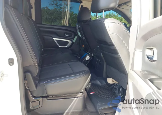 1N6BA1F4XGN517905: 42676671