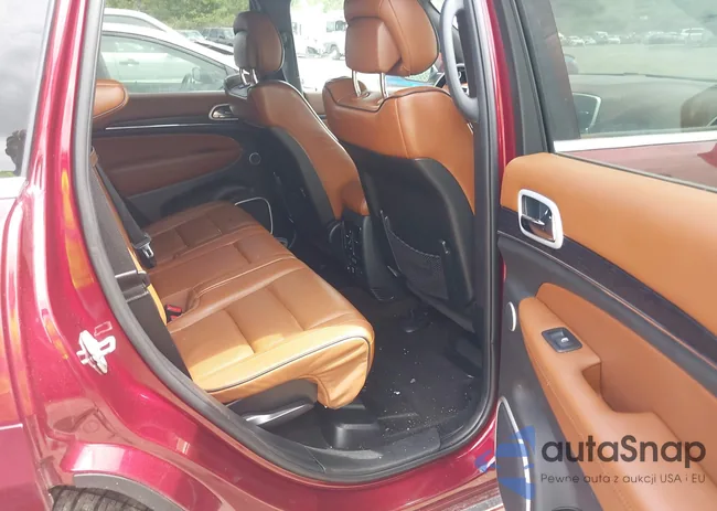 1C4RJFJG2JC447660: 42676686