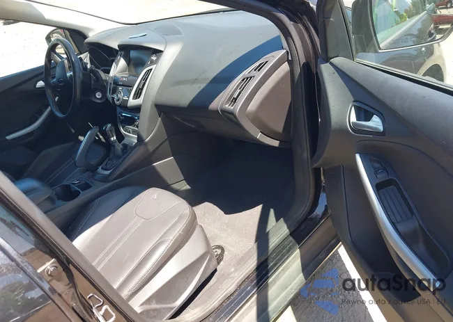 1FADP3K28DL222051: 42677482