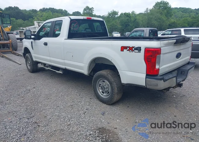 1FT7X2B62JEC99079: 42677597