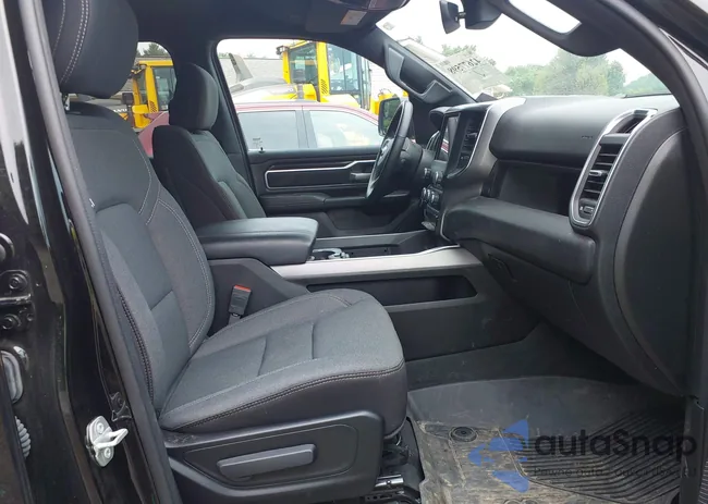 1C6RRFFG6RN111096: 42677598