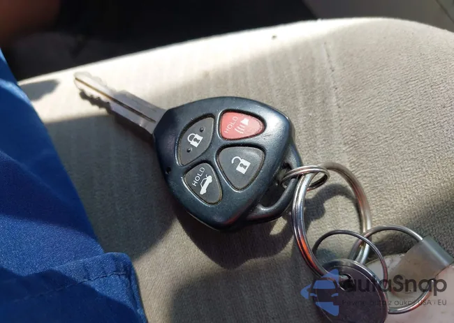 2T1BU4EE8DC981912: 42677600