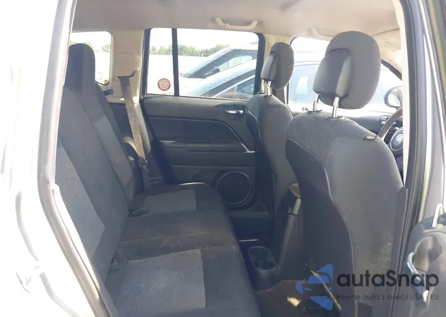 1C4NJDBB2GD662142: 42676965