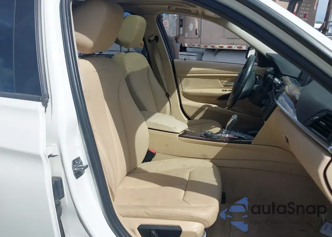 WBA3C3C58FK201748: 42678404