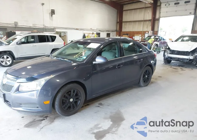 1G1PC5SB8E7229650: 42678407