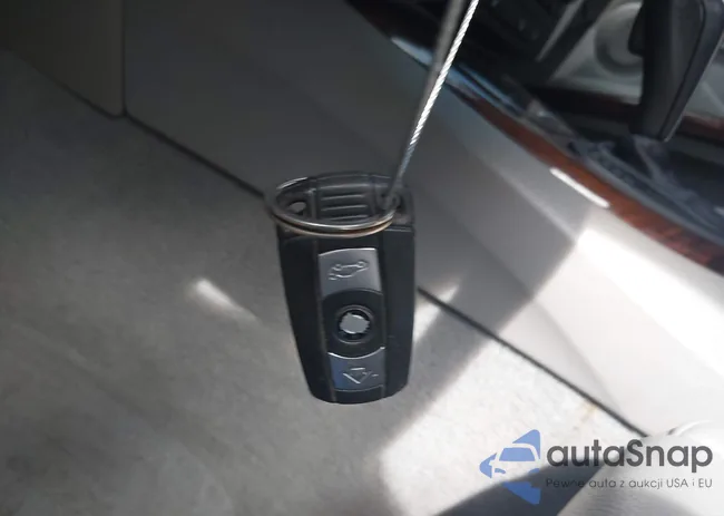 WBAVC73528KP37985: 42679403