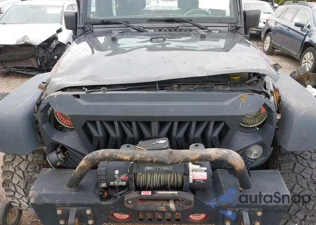 1C4BJWDG4JL825698: 42680444