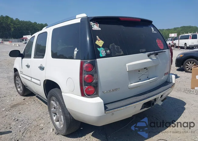 1GKFK63808J132176: 42680631