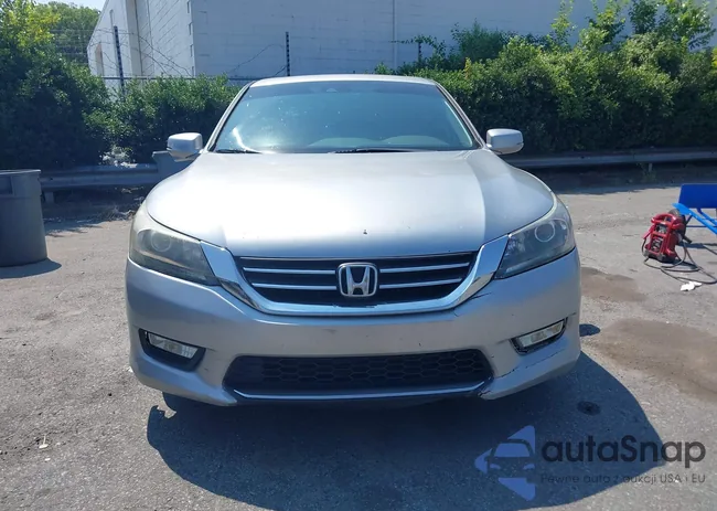 1HGCR2F8XEA105627: 42680801