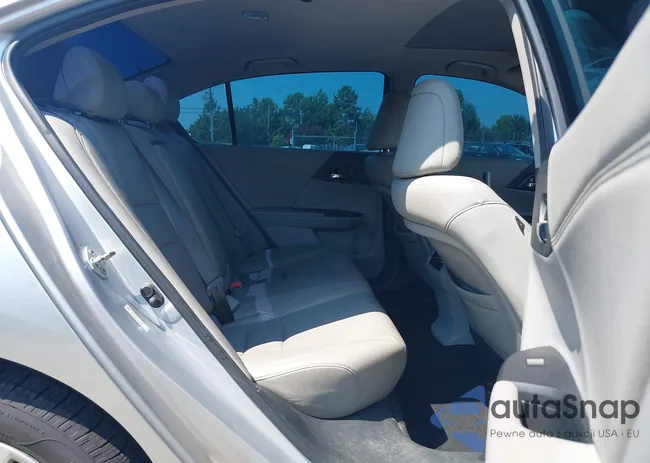 1HGCR2F8XEA105627: 42680801