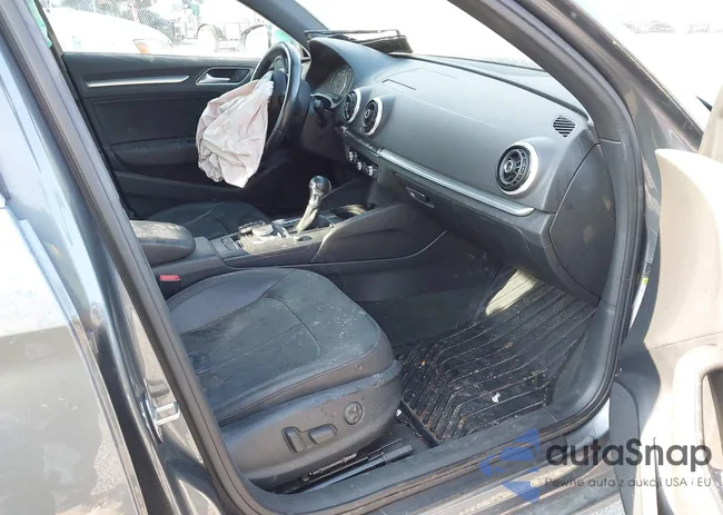 WAUCJGFF2F1040627: 42679907